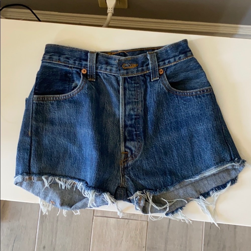 Levi shorts size 23